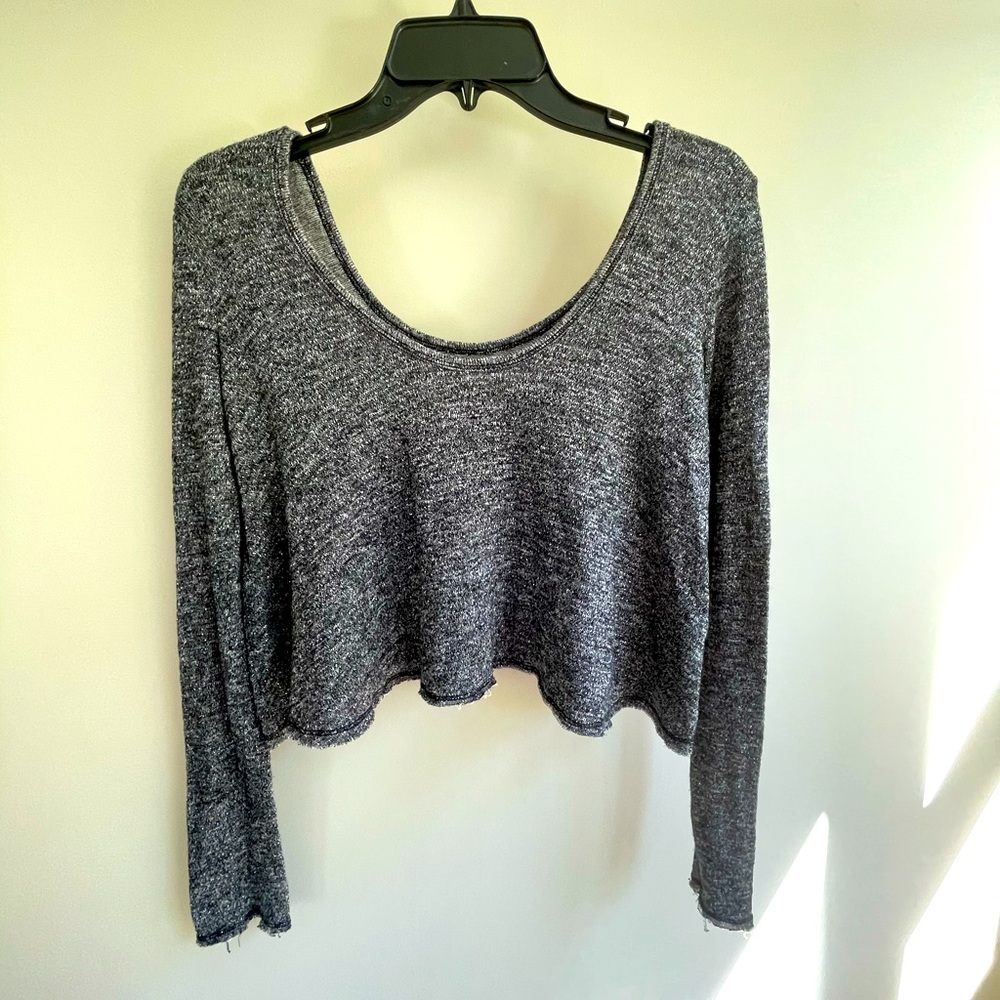 Hollister Long sleeve Crop Top , extra small